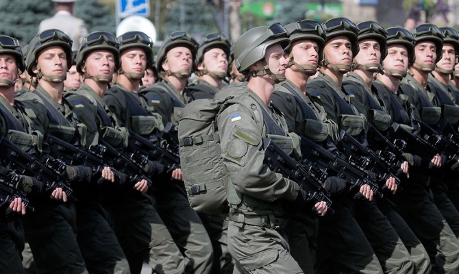 Полторак наказал военкомов за промахи в мобилизации