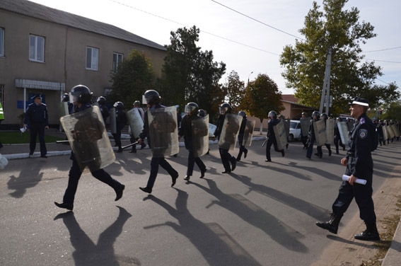 Николаевские правоохранители отрабатывали алгоритм действий при нестандартных ситуациях. ФОТО