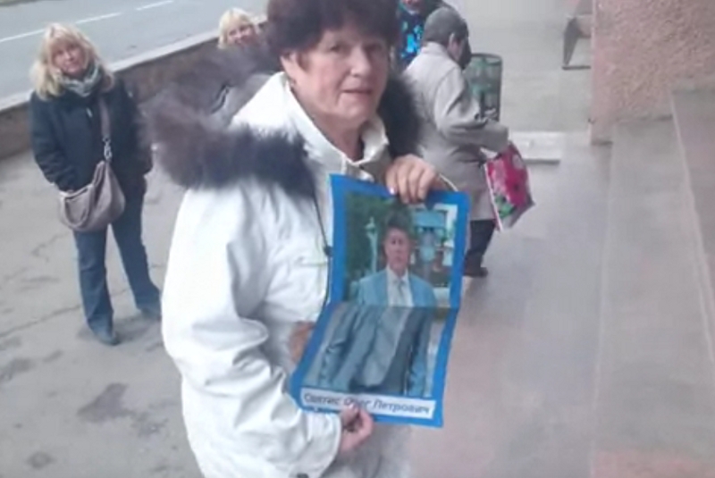 "А остальных надо расстрелять", - в Николаеве возле избирательного участка агитировали за кандидата от "Оппоблока". ВИДЕО