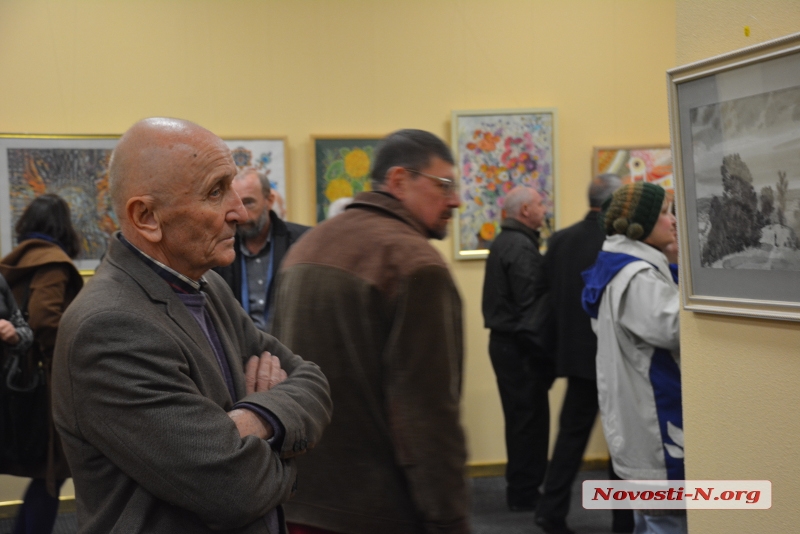 «Спасибо за философию жизни»: в Николаеве открылась выставка одесских художников