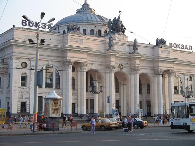 "Минер" из Николаева сообщил о взрывчатке на одесском вокзале