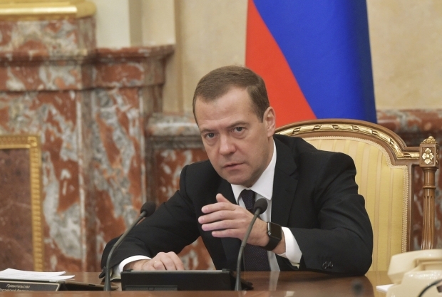 Медведев поручил подготовить "комплекс ответных мер" против Турции