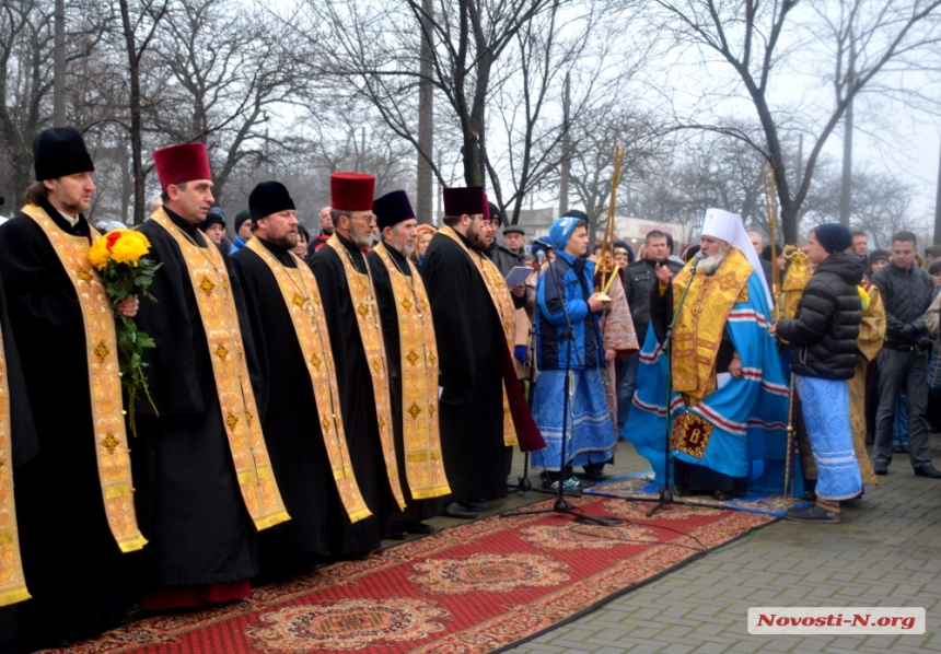 Как в Николаеве почтили память жертв Голодомора. ФОТОРЕПОРТАЖ