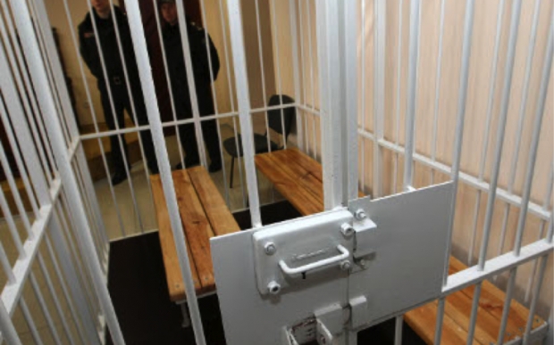 Один из подсудимых по делу 2 мая в Одессе вскрыл себе вены в зале суда