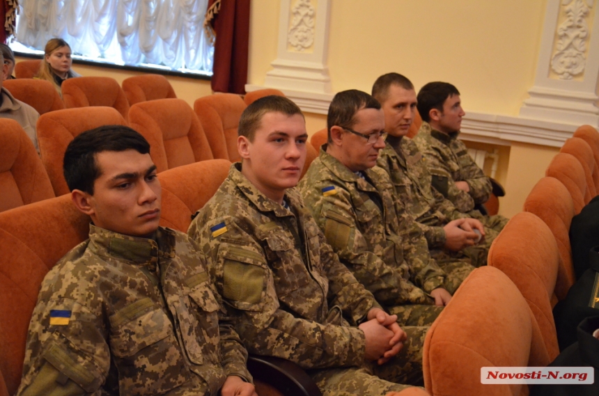 В Николаеве чествовали военных ко Дню ВСУ. ФОТО