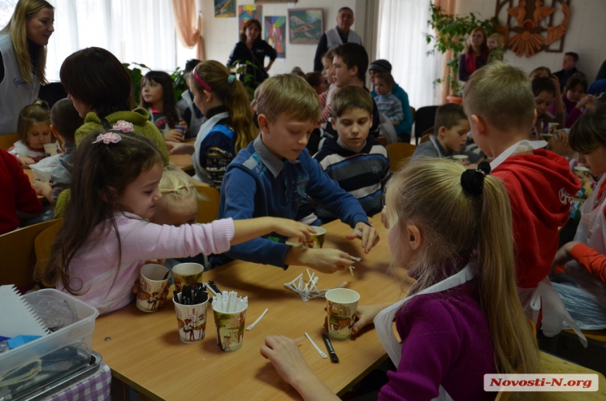 Как в Николаеве дети переселенцев готовили шоколад. ФОТОРЕПОРТАЖ