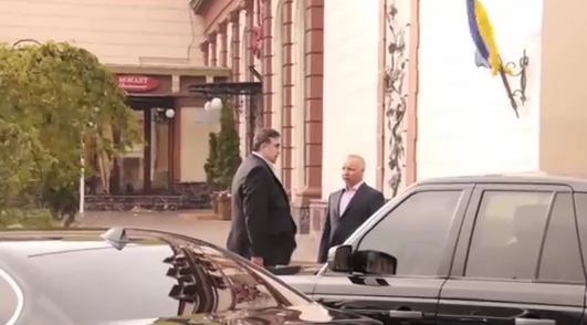 Спикер МВД распространил скандальное видео встречи Саакашвили с владельцем "Уралхима"