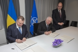 Украина и НАТО подписали оборонно-технический договор