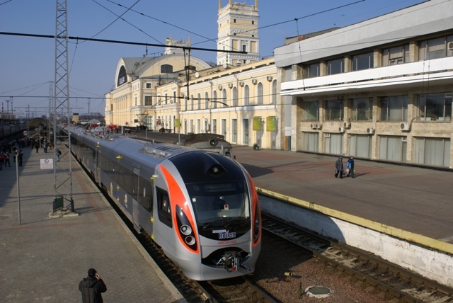 В Украине вновь подорожали билеты на скорые поезда