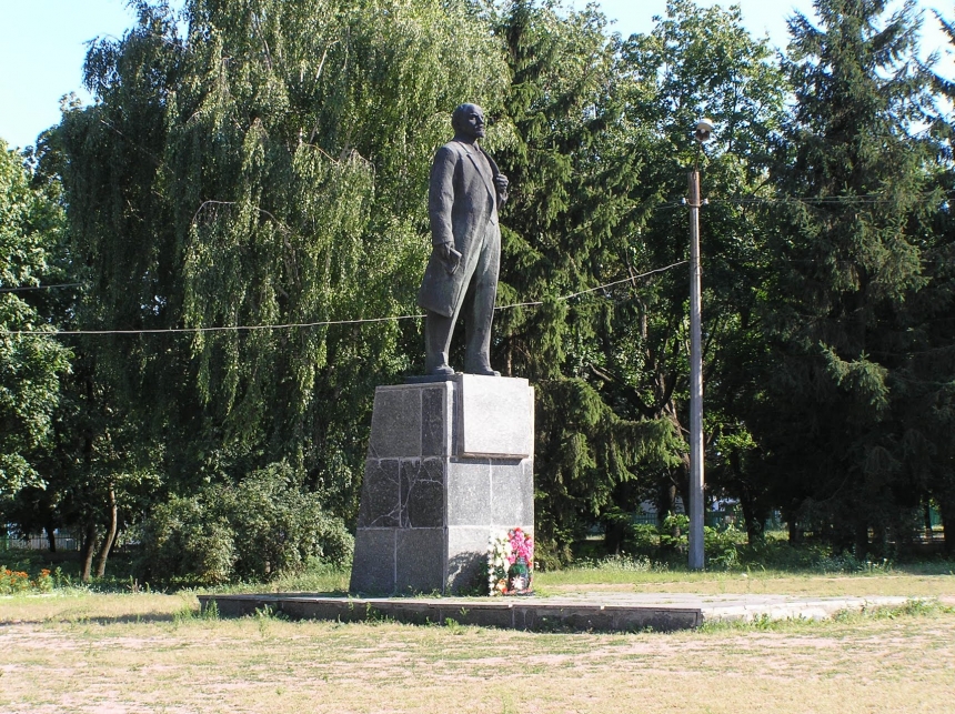 В Полтавской области улице Небесной Сотни вернули старое название - улица Ленина