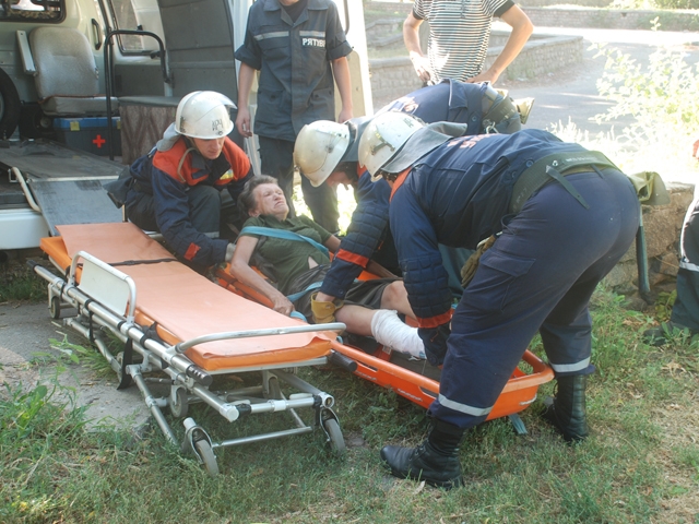 Чтобы спасти жительницу Николаева, сотрудникам МЧС пришлось нырять в заросли Яхт-клуба