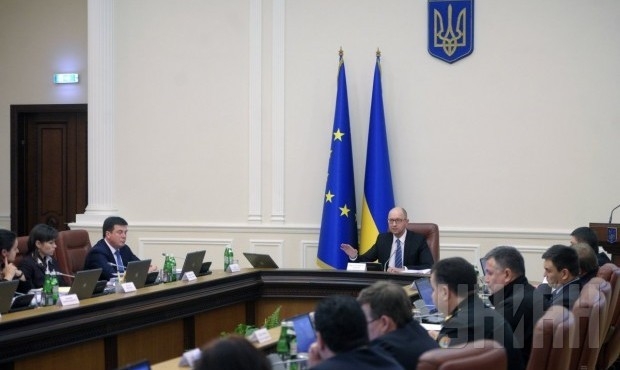 Кабмин срочно собирается на внеочередное заседание: ожидается заявление Яценюка