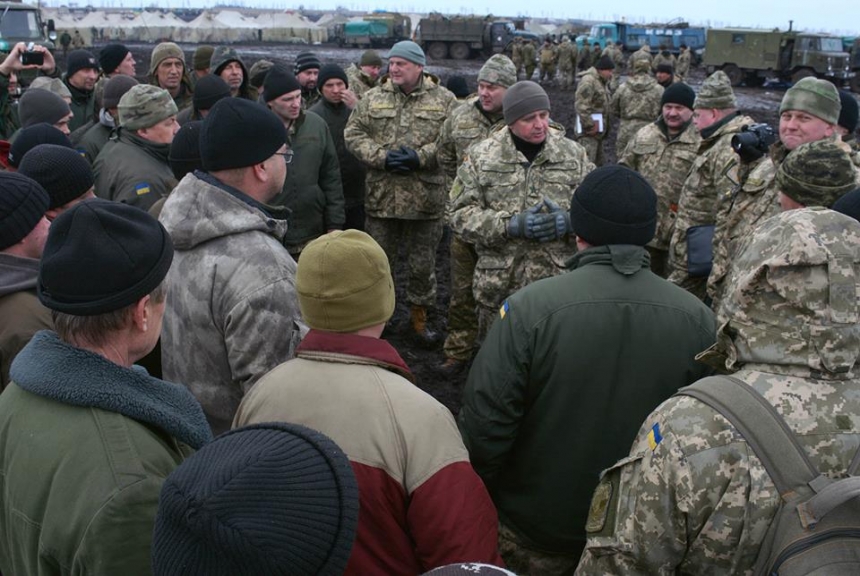 Начальник Генштаба ВСУ на полигоне в Широком Лане встретился с бойцами 53-й бригады. ФОТО