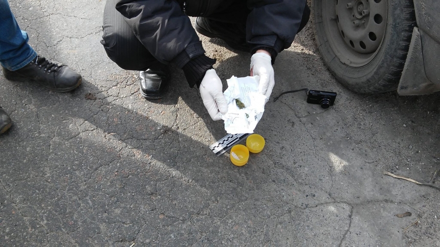 В Николаеве задержали пьяного водителя, перевозившего наркотик в яйце из-под «Киндера»