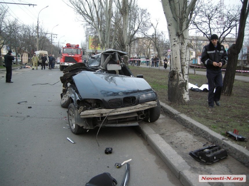 Бмв задавила водителя