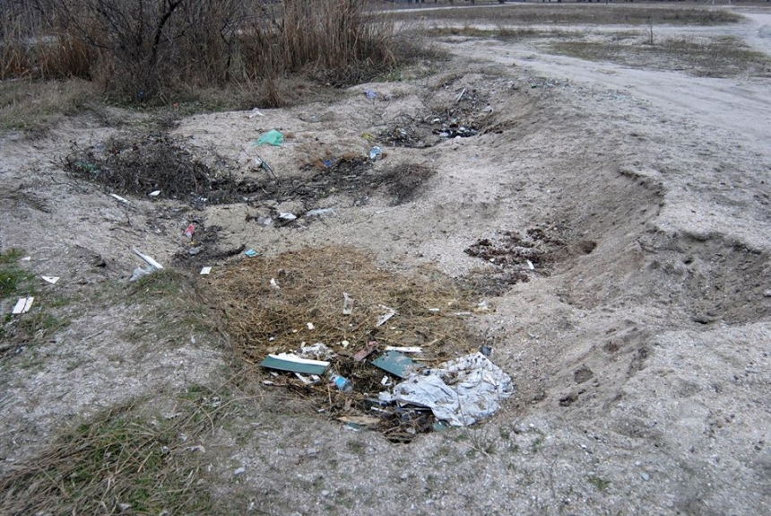 Николаевский фотограф показал в каком запущенном состоянии находится городской пляж