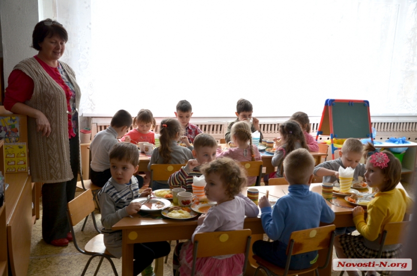 Николаевские депутаты побывали на экскурсии в детском саду. ФОТОРЕПОРТАЖ