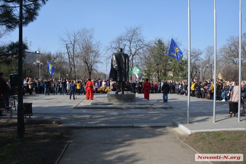 «Станем, браття, в бій кривавий від Сяну до Дону...» - в Николаеве почтили память Тараса Шевченко