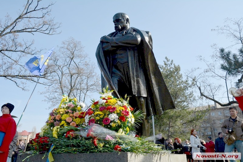 «Станем, браття, в бій кривавий від Сяну до Дону...» - в Николаеве почтили память Тараса Шевченко