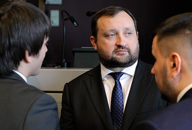 Арбузов рассказал, почему «Оппозиционный блок» не голосовал за отставку Яценюка