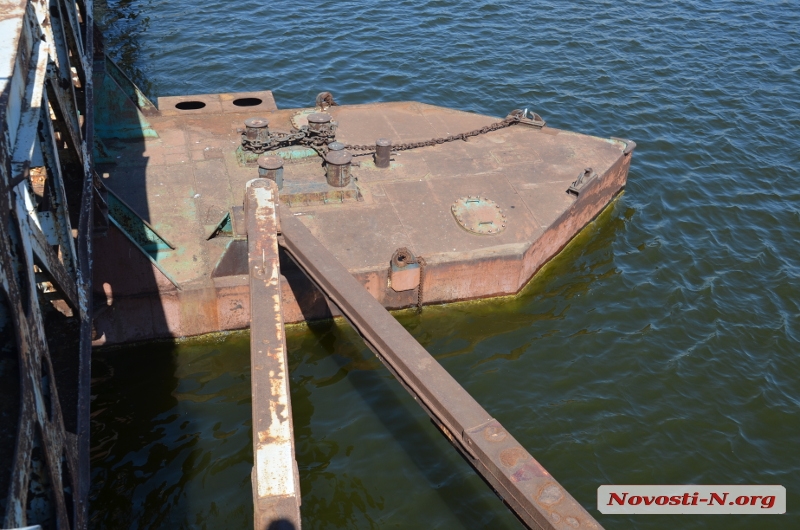 В Николаеве вновь может «утонуть» пешеходный мост через Ингул