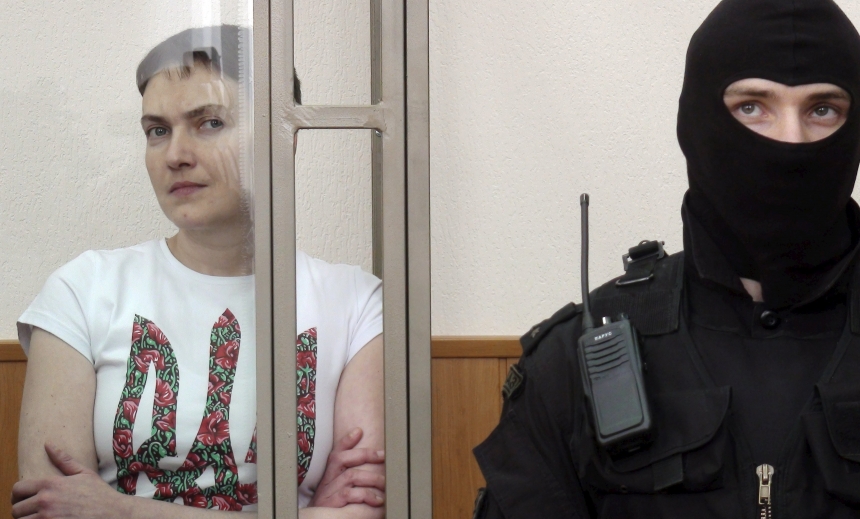 Порошенко говорит, что согласовал с Путиным алгоритм освобождения Савченко