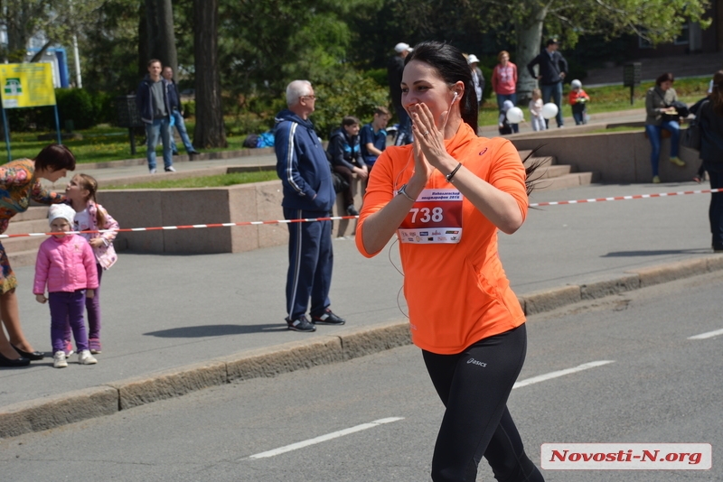 Почувствуй, как бьется сердце: в Николаеве состоялся полумарафон. ФОТОРЕПОРТАЖ