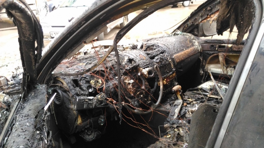 В Херсоне автомобиль сгорел вместе с водителем