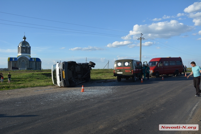 В Николаеве пьяный водитель протаранил две маршрутки: 7 человек в больнице