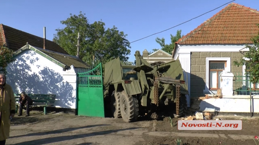 В Ставрополе пьяный водитель въехал в забор частного дома