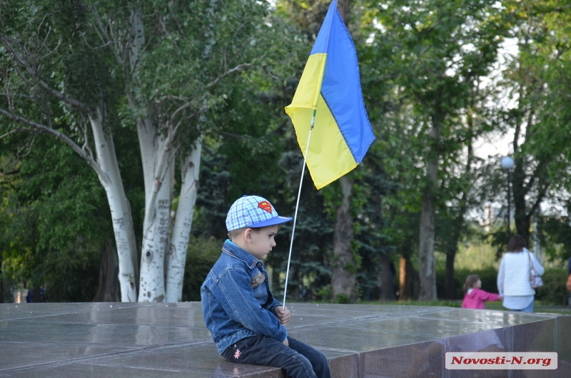 В Николаеве почтили память депортированных крымских татар