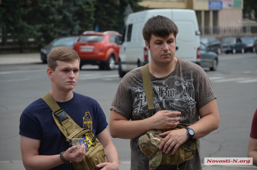 Николаевцы почтили память 49-ти военных, которые погибли в Луганске. ФОТОРЕПОРТАЖ