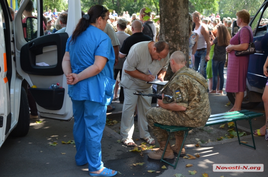 В Николаеве 600 военнослужащих присягнули на верность Украине