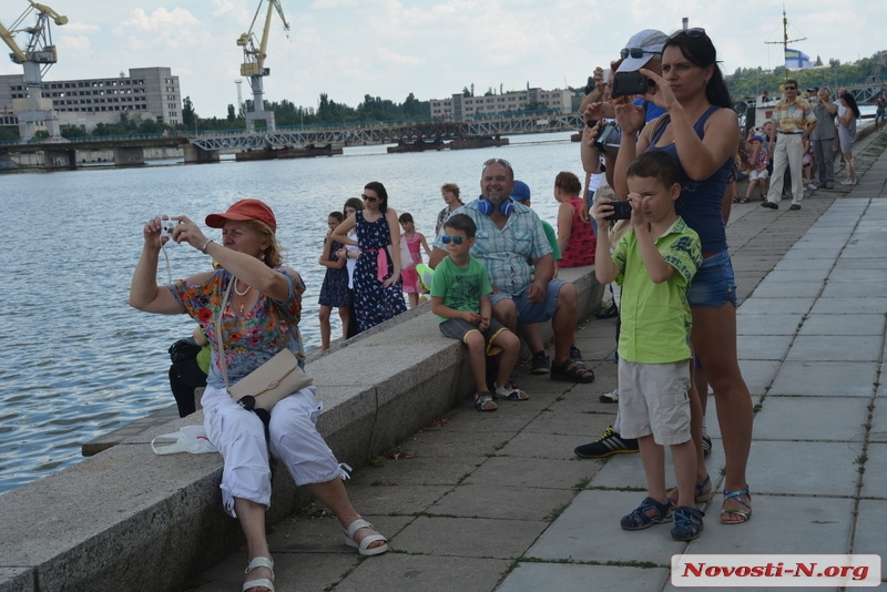 Как Николаев корабли встречал. ФОТОРЕПОРТАЖ