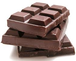 Шоколад лечит от наркомании? Наркоман со стажем стащил со склада два ящика сладостей