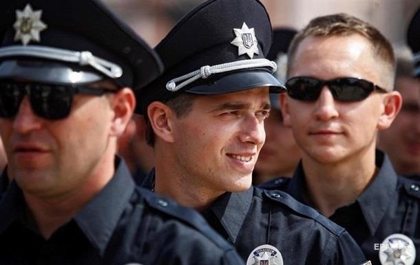 В Киеве не могут начать новый набор в полицию