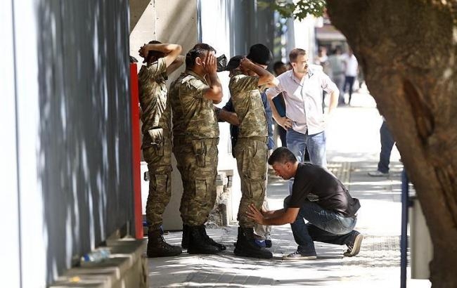 Операция по задержанию участников переворота в Турции завершилась