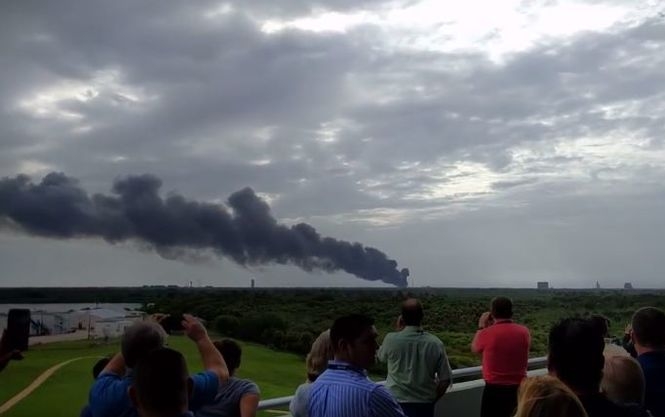 Взрыв во время запуска ракеты SpaceX. ВИДЕО