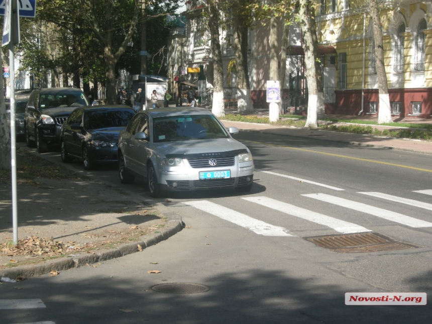 Как паркуется полицейское начальство в Николаеве