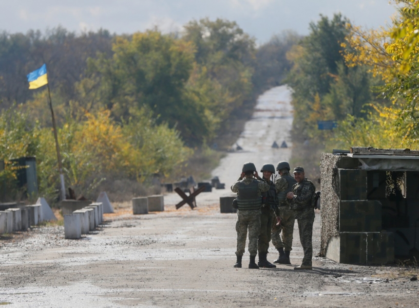 Массированный обстрел позиций украинских военных под Мариуполем: есть потери