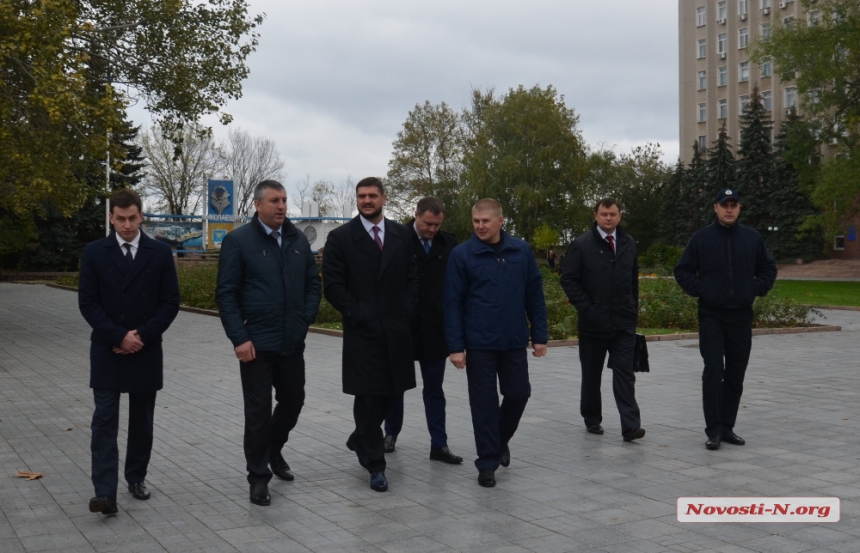 Как «слуги народа» гуляли на выставке военной техники в Николаеве. ФОТОРЕПОРТАЖ