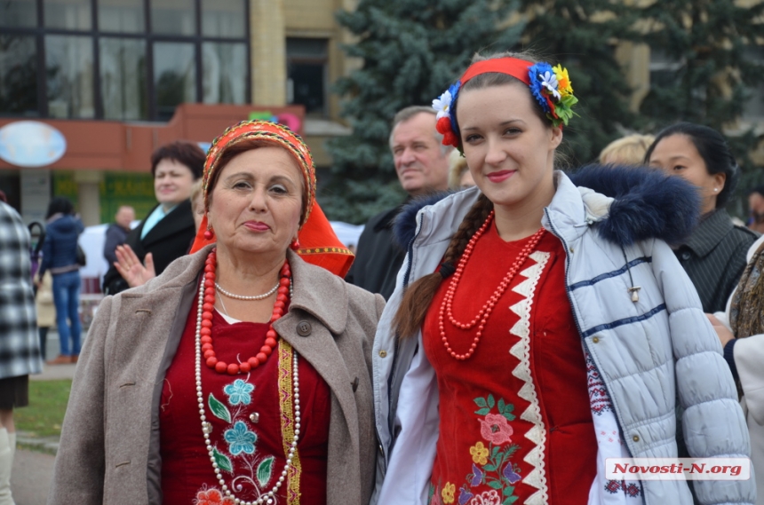 Как «слуги народа» гуляли на выставке военной техники в Николаеве. ФОТОРЕПОРТАЖ