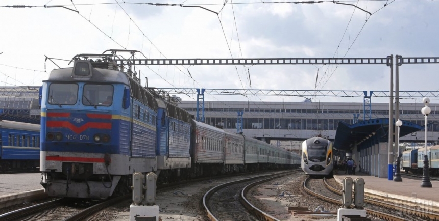 «Укрзализныця» в дни осенних каникул назначила дополнительный поезд  "Киев-Николаев"