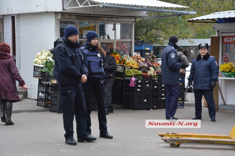 В Николаеве перед рынком «Юлиана» убирают будки