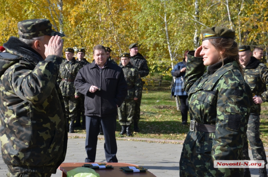 «Пусть знания останутся в запасе»: в Николаеве 163 студента получили погоны