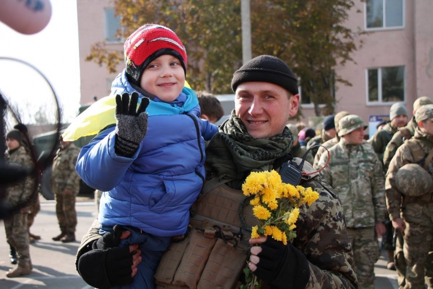 В Николаев вернулись морские пехотинцы, пробывшие в зоне АТО больше года. ФОТОРЕПОРТАЖ