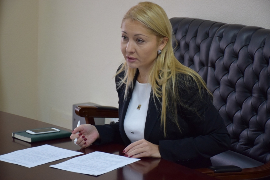 Вице-губернатор Янишевская задекларировала кольцо с бриллиантом и комплекс АЗС