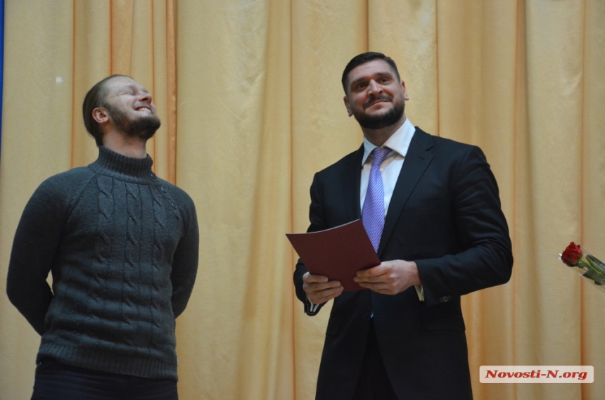 В Николаеве губернатор Савченко наградил волонтеров. ФОТОРЕПОРТАЖ