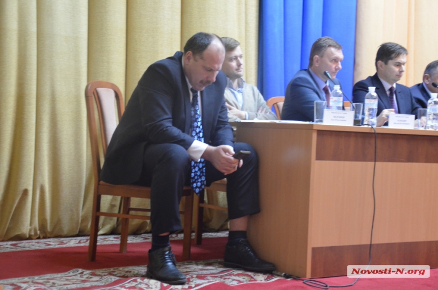 Нардеп Медуница едва не уснул на выездном Комитете по вопросам бюджета в Николаеве. ФОТО