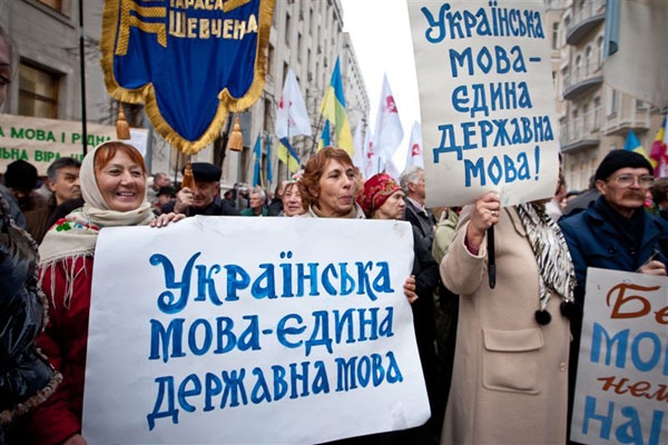 Украинский язык считают родным 63% николаевцев - опрос 